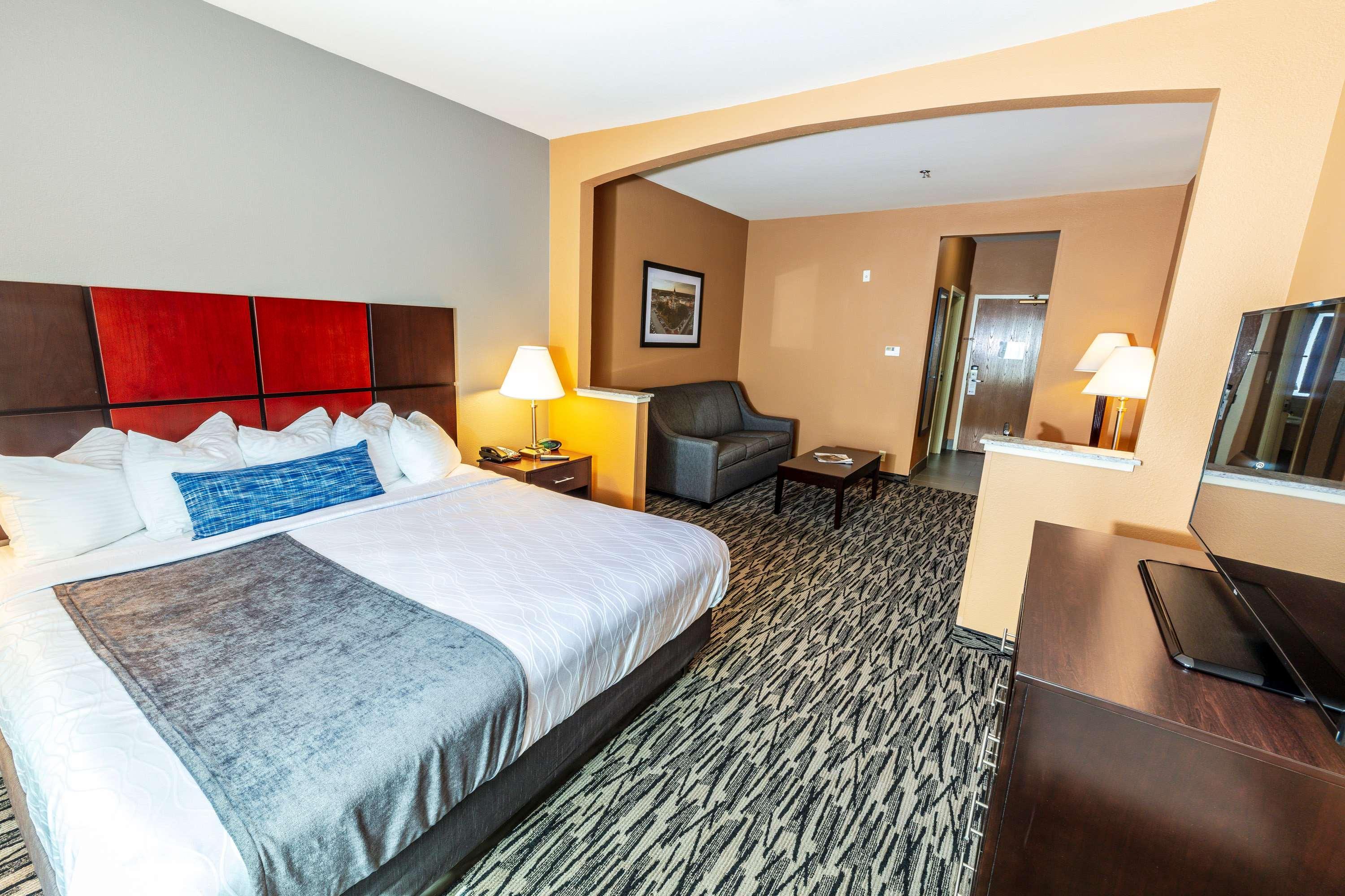 Best Western Plus Denton Inn & Suites Exteriör bild