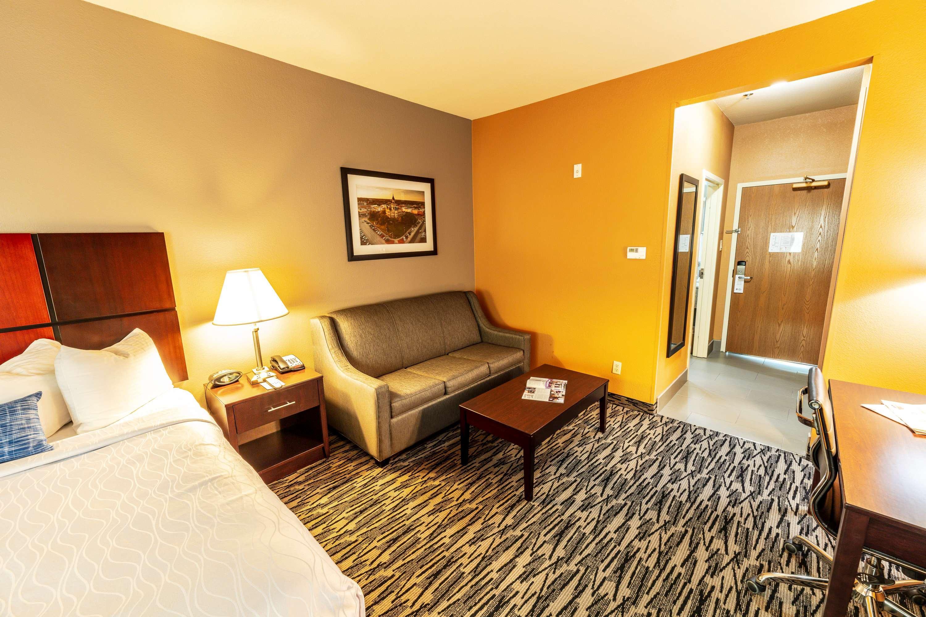 Best Western Plus Denton Inn & Suites Exteriör bild