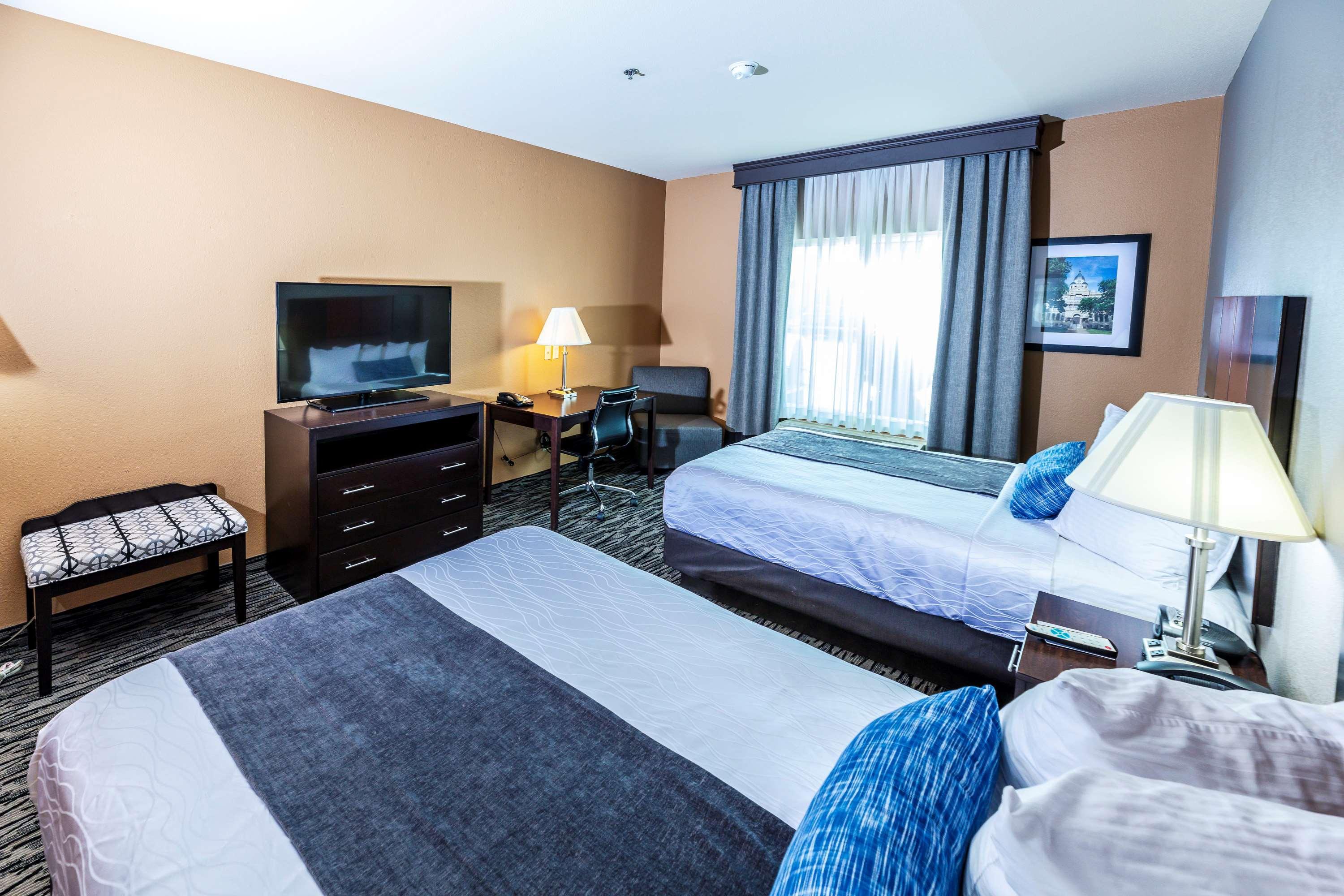 Best Western Plus Denton Inn & Suites Exteriör bild