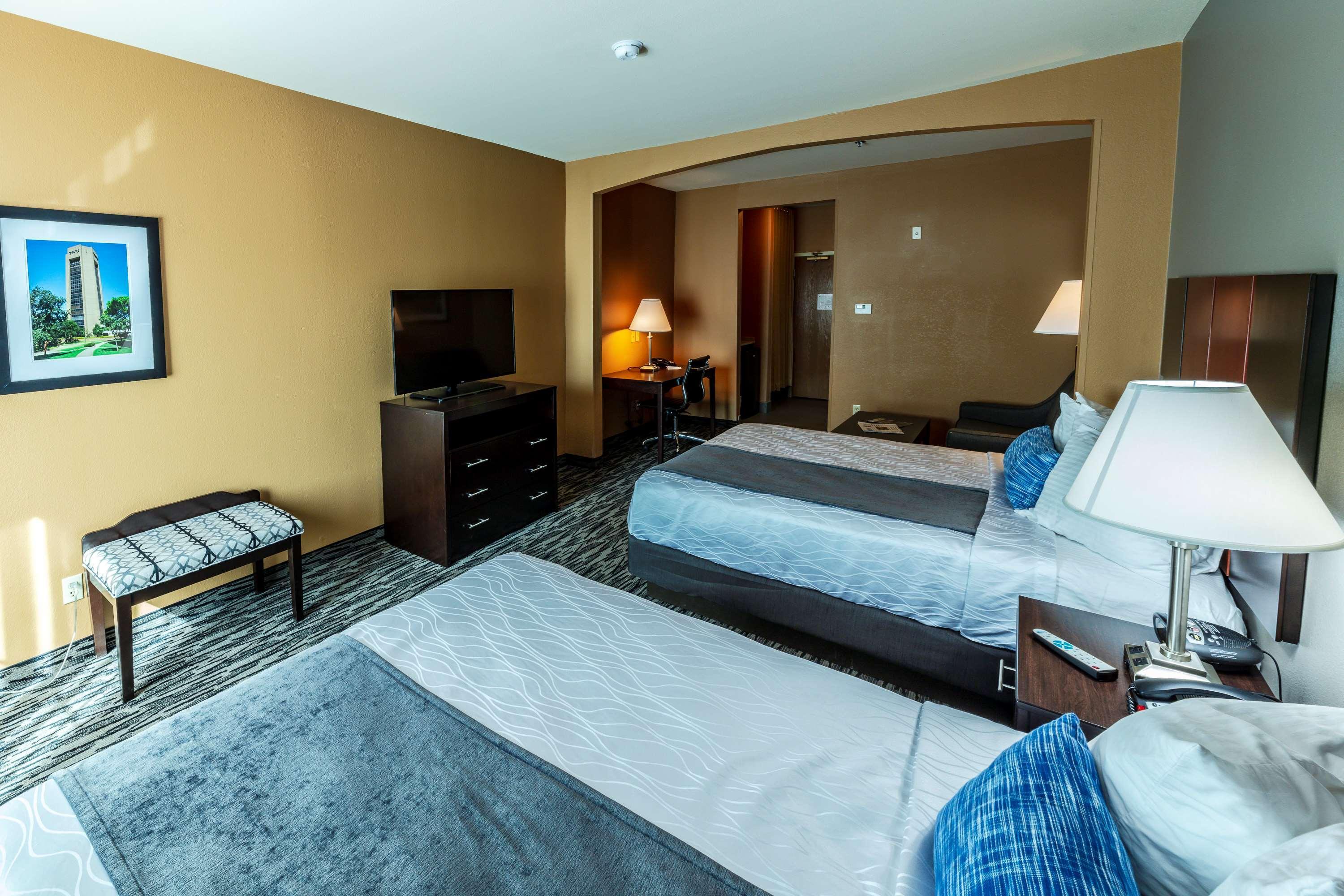 Best Western Plus Denton Inn & Suites Exteriör bild